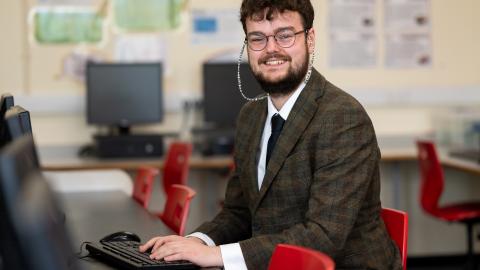 Beth yw Datblygiad Proffesiynol a pham ei fod yn bwysig?