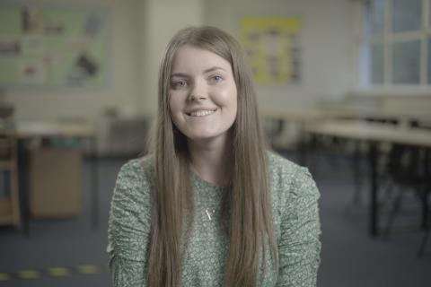 Athrawes Gymraeg yn Ysgol Gyfun Cwm Rhondda